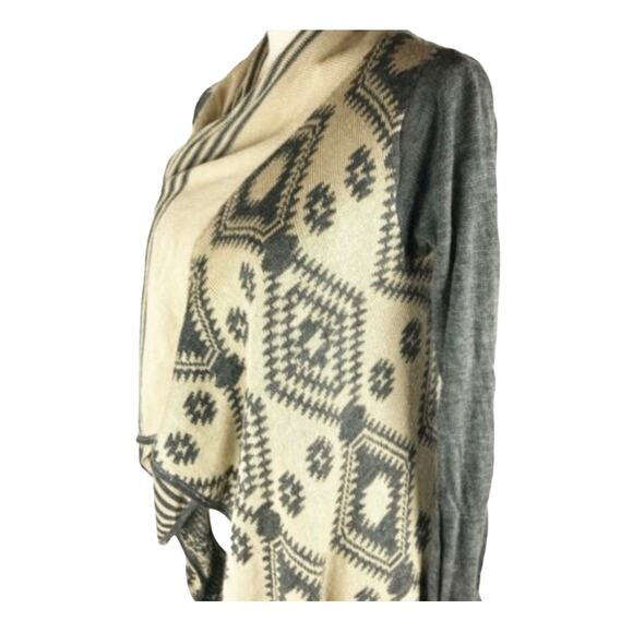 Charlotte Russe Aztec Cardigan Open Sweater Gray Tan Geometric Size XS - Picture 5 of 8